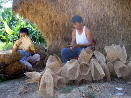 Nghe dan lat