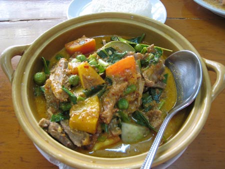 Kaeng ped yang