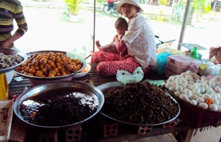 quay thuc an ban mon nhen den