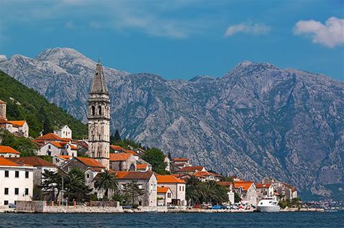 thi tran perast