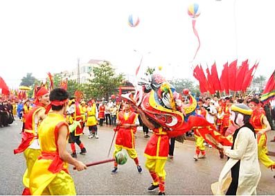 du lich ha noi tham du le hoi vua hung trong 7 ngay