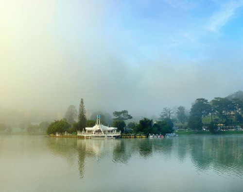 tham quan ho xuan huong o da lat