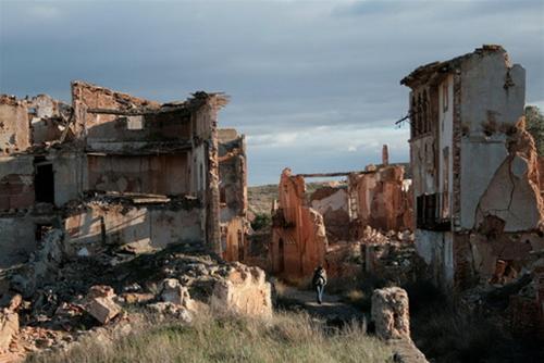 du lich tay ban nha kham pha ngoi lang belchite