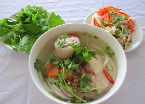 ve tay ninh thuong thuc mon banh canh trang bang