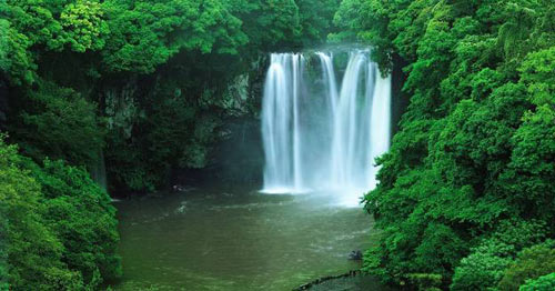 Thac Cheonjiyeon o dao Jeju