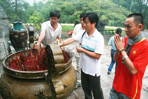 Nghia trang liet si Truong Son