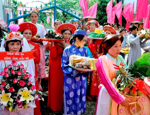 Le hoi do thi nuoc Man - Du lịch Nam Phuong