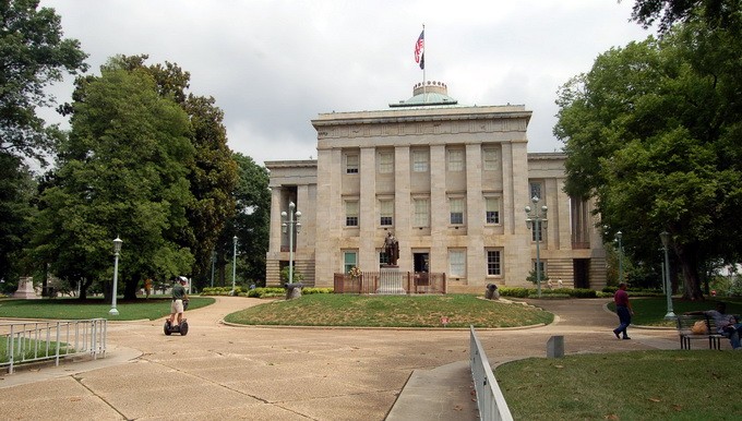 Toa nha North Carolina State Capitol