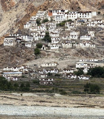 Tu vien Phuktal Gompa