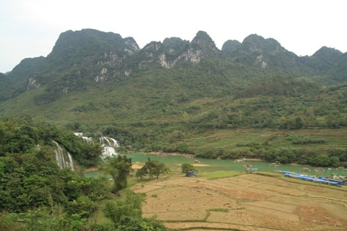 Canh quan vung bien huu tinh