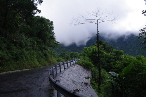 Duong len Tam Dao ngay mua