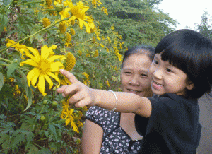 ba va be cung ngam hoa