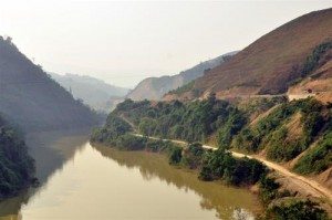khach du lich se di tren duong moi