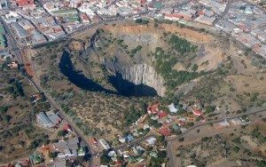 thanh pho hinh thanh tu big hole