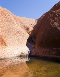 ho nuoc tai uluru