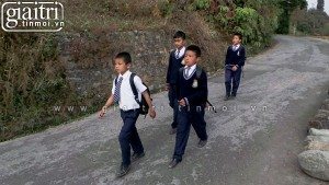 dong phuc hoc sinh o bhutan
