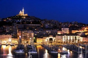 thanh pho du lich Marseille ve dem