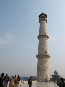 Khach ngam ngoi den Taj Mahal