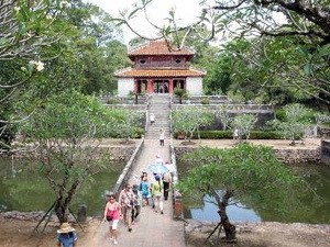 Tham quan Dai Noi Hue
