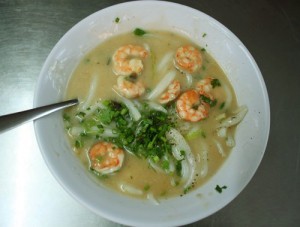 Banh canh tom nuoc cot dua