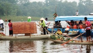 Du lich cho noi giua Ha Noi