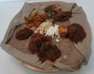 Banh Injera doc dao cua nguoi Ethiopia