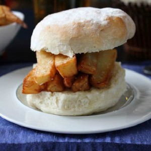 Banh mi kep khoai tay