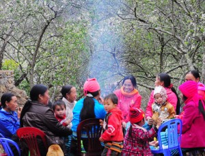 Tu tap tro chuyen trong tiet troi xuan