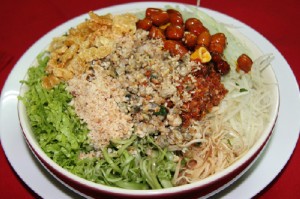 Dac san bun hen o Hue