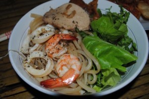 Dam da cao lau thit va hai san