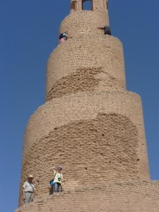 Du khach tai mot di tich o Iraq