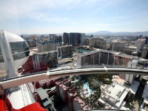 Las Vegas nhin tu tren High Roller