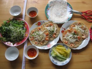 Hap dan mon banh xeo tom nhay