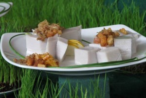 Banh duc man trong le hoi banh dan gian
