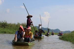 Chiec thuyen nan nho be