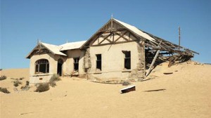 Mot can nha con sot lai o Kolmanskop