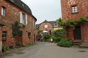 Ngoi lang Collonges-la-Rouge