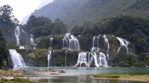 du lich thac ban gioc tuyet dep o cao bang