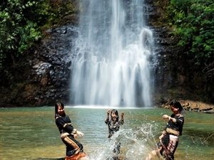 du lich kon tum tham quan khu du lich quoc gia mang den