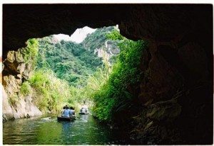 kham pha hang dong tai ninh binh