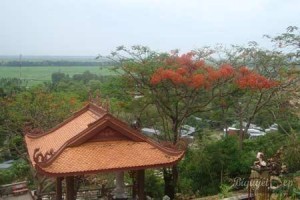 chua hang nam tren nui o chau doc