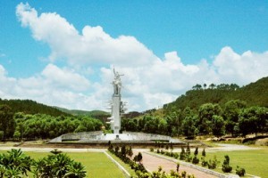 dot pha du lich tren nen tang van hoa