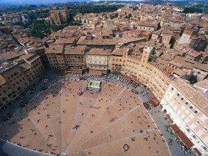 quang truong trung co Piazza del Campo