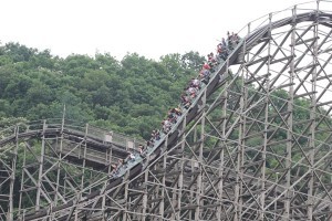 Tau luon T-Express o Everland