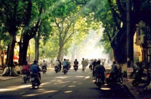 phuong tien di chuyen khi du lich ha noi