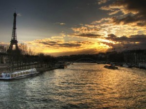 Di du thuyen tren song Seine