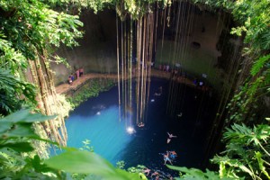 Kham pha ho Ik Kil Cenote