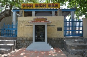 Dinh Bich Dam